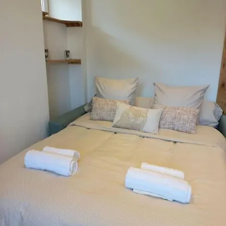 Les Geraniums Apartment *